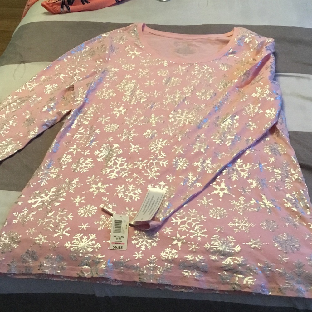 Ladies long sleeved tee